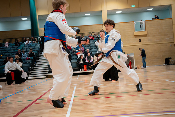 030-Fighting-1211-DSC02211-websize