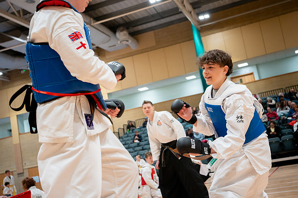 030-Fighting-1211-DSC02220-websize